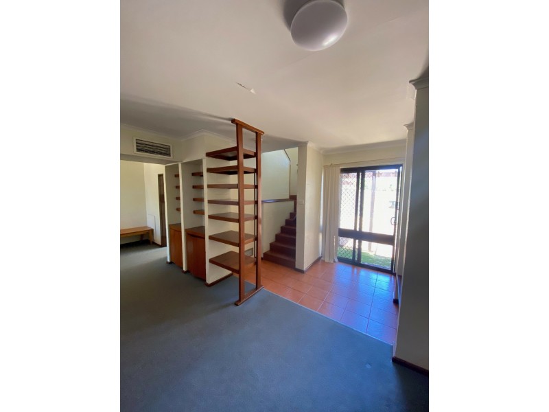 Unit 1/28 Strickland, Millars Well WA 6714