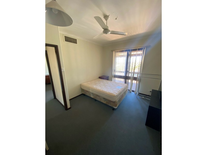 Unit 1/28 Strickland, Millars Well WA 6714