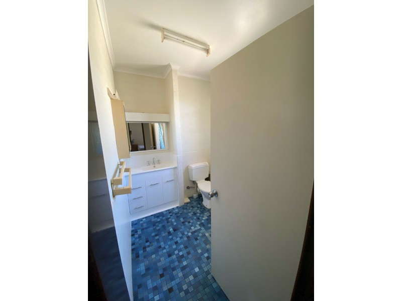 Unit 1/28 Strickland, Millars Well WA 6714