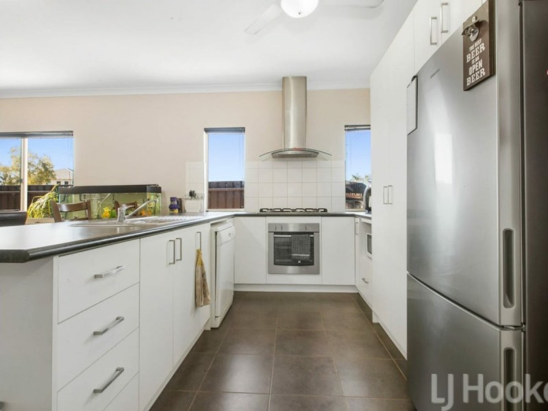 5 Mangguru Lane, Baynton WA 6714