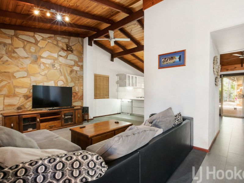 8A Comrie Court, Baynton WA 6714