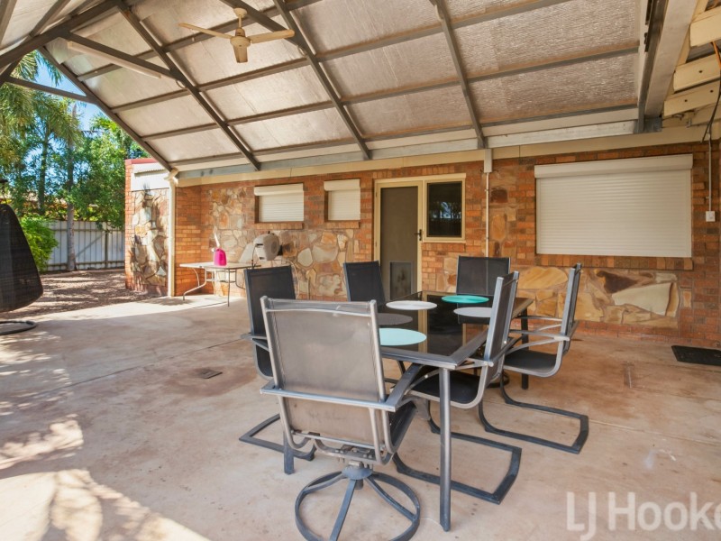 8A Comrie Court, Baynton WA 6714