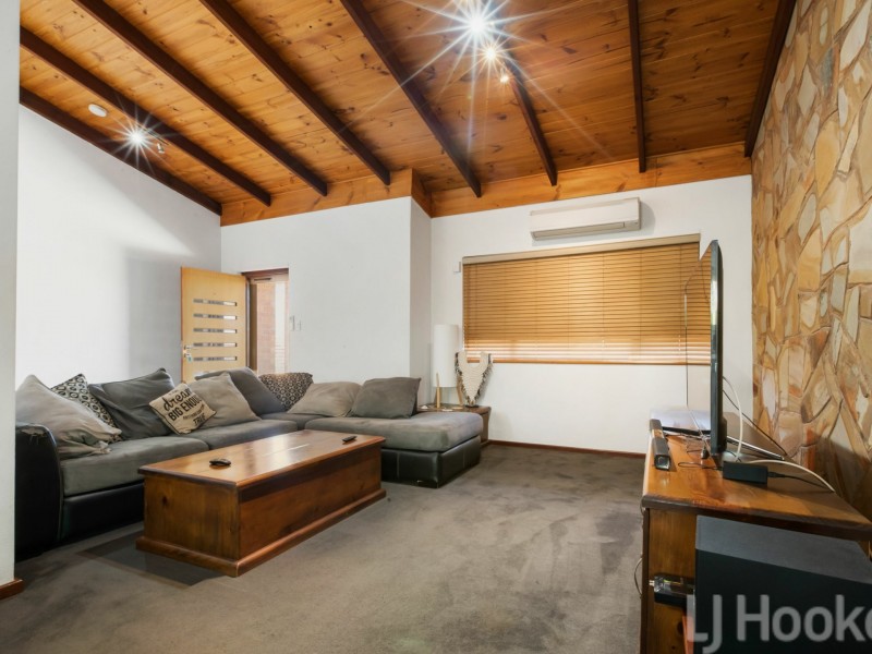 8A Comrie Court, Baynton WA 6714