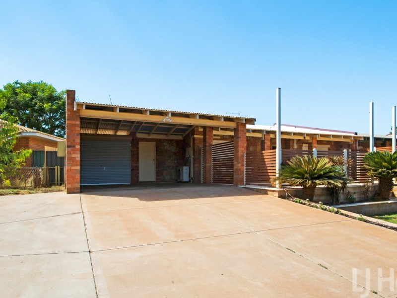8A Comrie Court, Baynton WA 6714