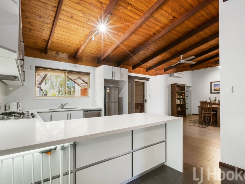 8A Comrie Court, Baynton WA 6714