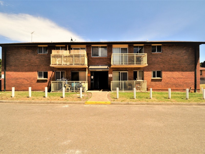 8/16 Derby street, Minto NSW 2566