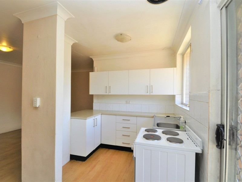 8/16 Derby street, Minto NSW 2566