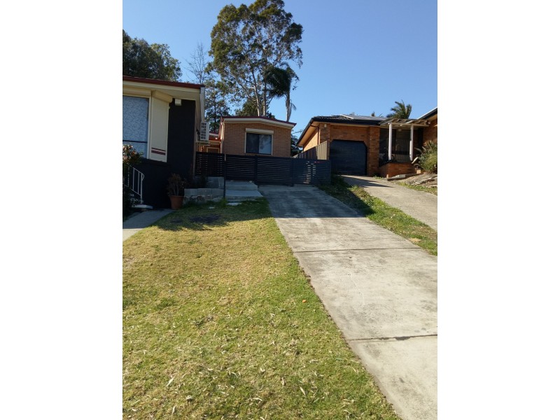 3A Ross Place, Minto NSW 2566