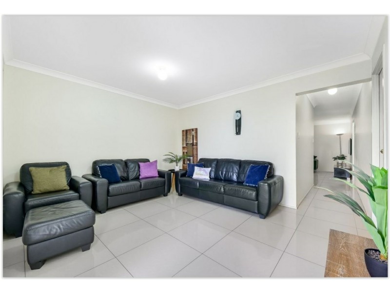 22 Norman Dunlop Crescent, Minto NSW 2566