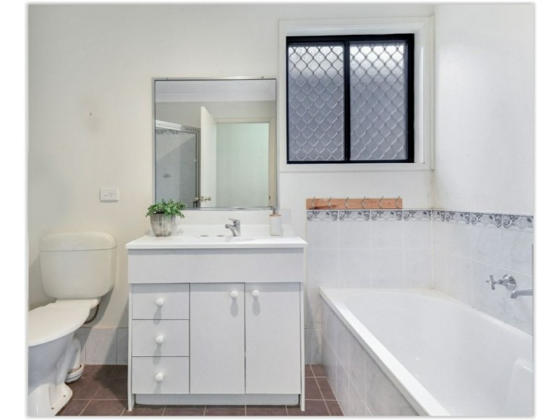 22 Norman Dunlop Crescent, Minto NSW 2566