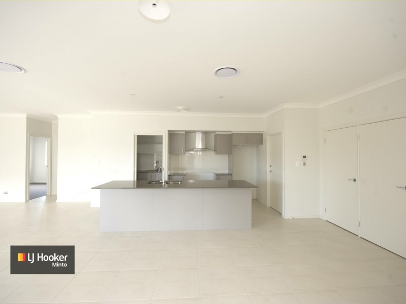 91 University Drive Macarthur Hei, Campbelltown NSW 2560