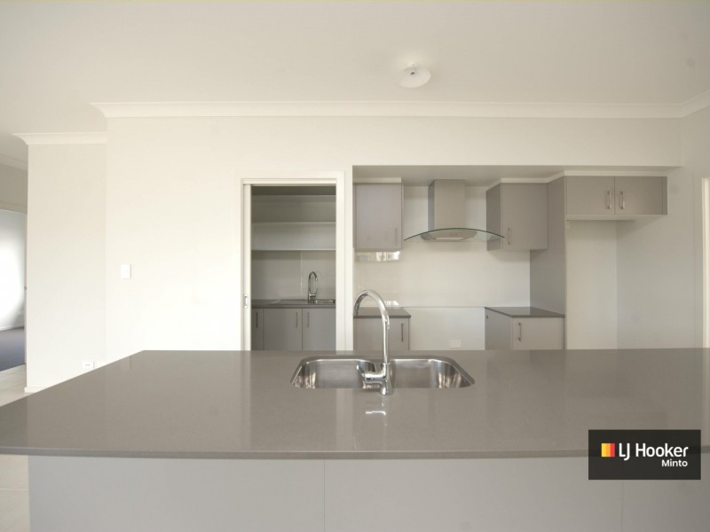 91 University Drive Macarthur Hei, Campbelltown NSW 2560