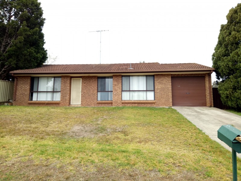 2 Parnell Close, Minto NSW 2566