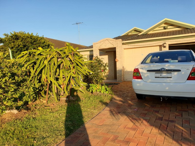 14 Norman Dunlop Cres, Minto NSW 2566