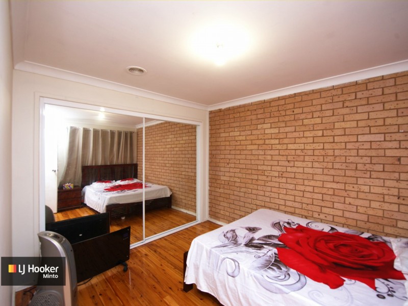 7 Campbell Close, Minto NSW 2566