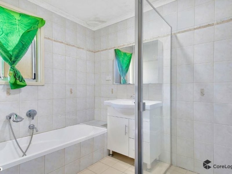 7 Lotus Place, Macquarie Fields NSW 2564