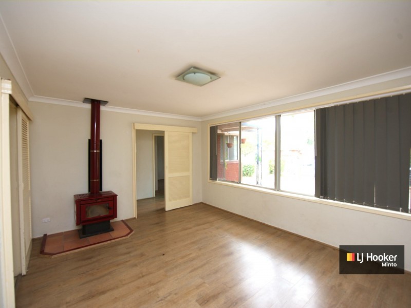 18 Alexander Crescent, Macquarie Fields NSW 2564