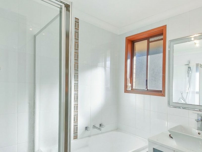 Villa 6/4 Mery Street, Macquarie Fields NSW 2564