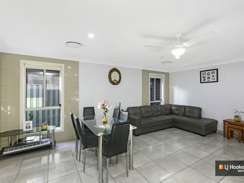9 Pendergast Av, Minto NSW 2566