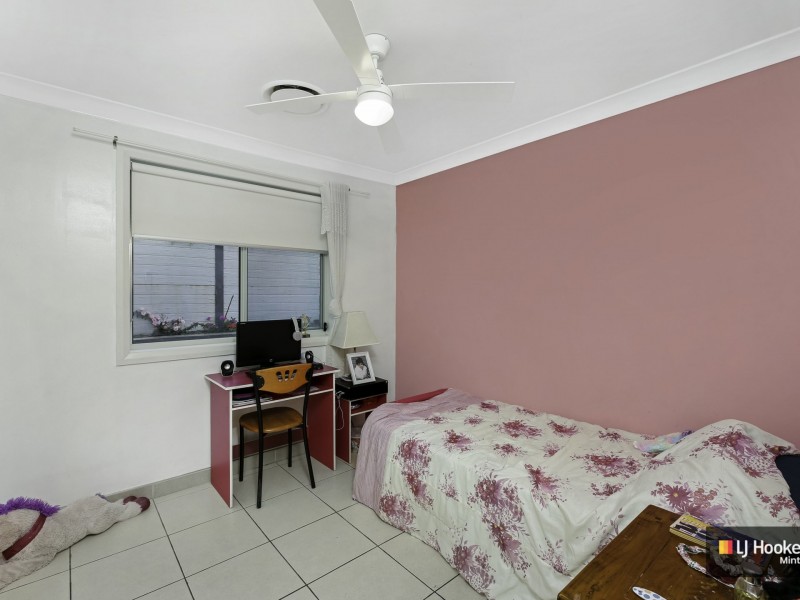 9 Pendergast Av, Minto NSW 2566