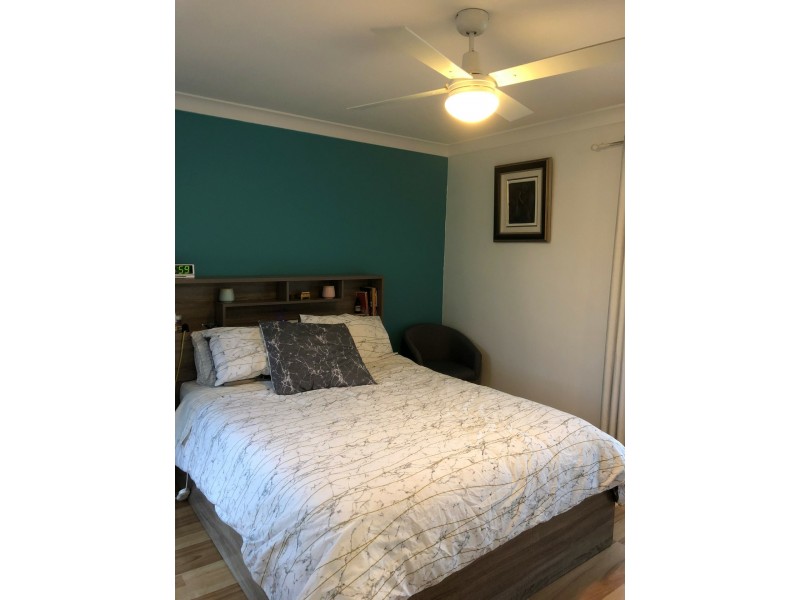 5 Trebbiano place, Eschol Park NSW 2558