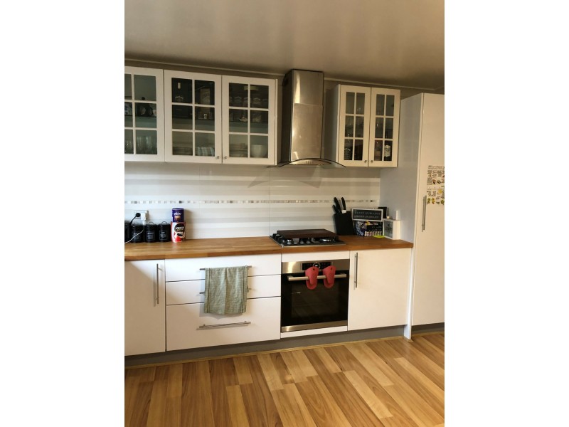 5 Trebbiano place, Eschol Park NSW 2558