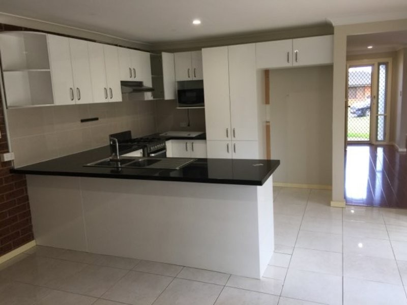 1/22 Falstaff Place, Rosemeadow NSW 2560