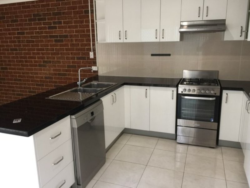 1/22 Falstaff Place, Rosemeadow NSW 2560