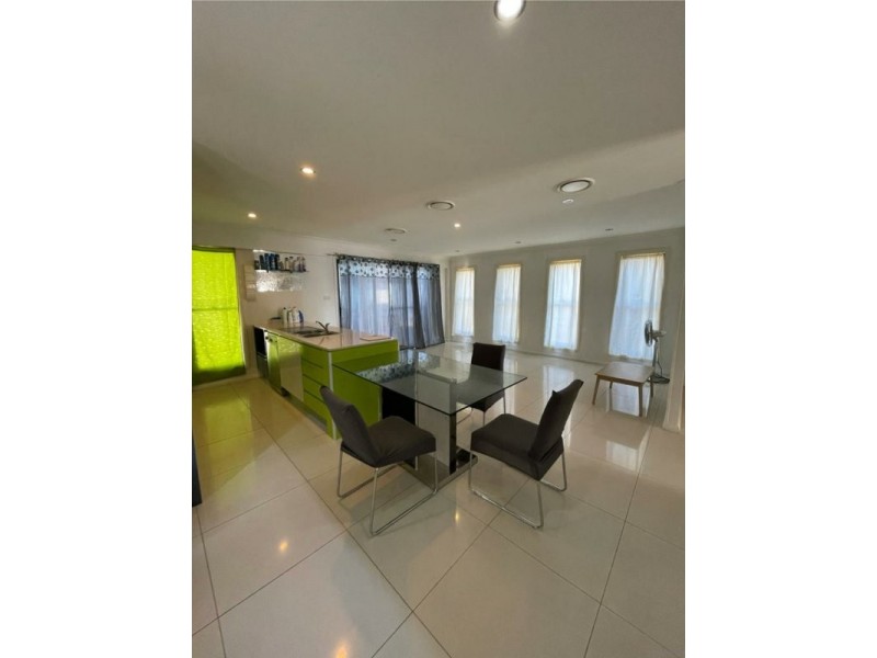 27 Grampine Ave, Minto NSW 2566