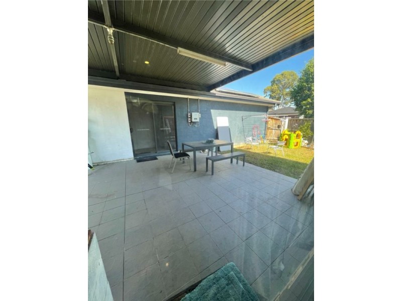 27 Grampine Ave, Minto NSW 2566