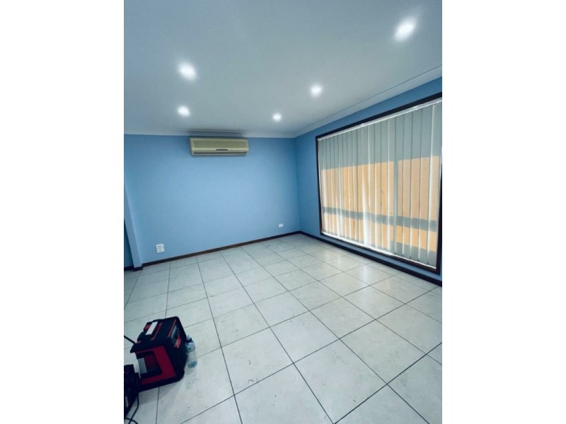 6 Kidd Place, Minto NSW 2566