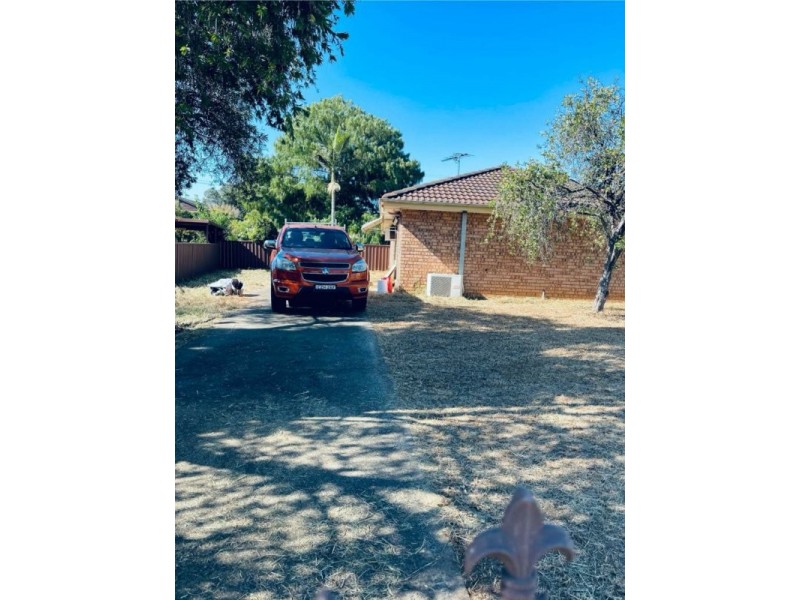 6 Kidd Place, Minto NSW 2566