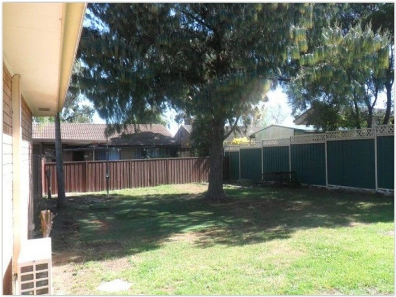 6 Kidd Place, Minto NSW 2566