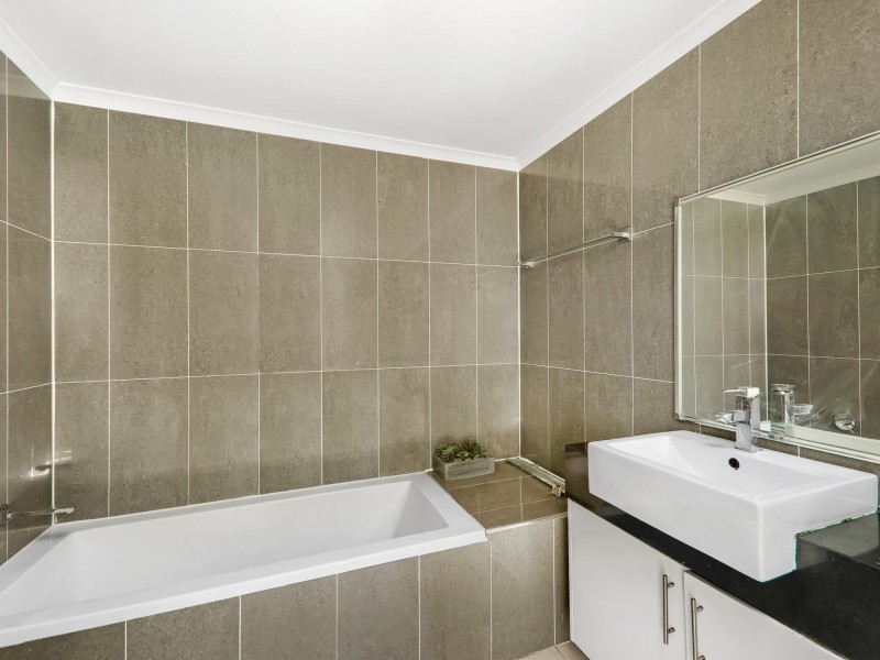 116 Eagleview Road, Minto NSW 2566