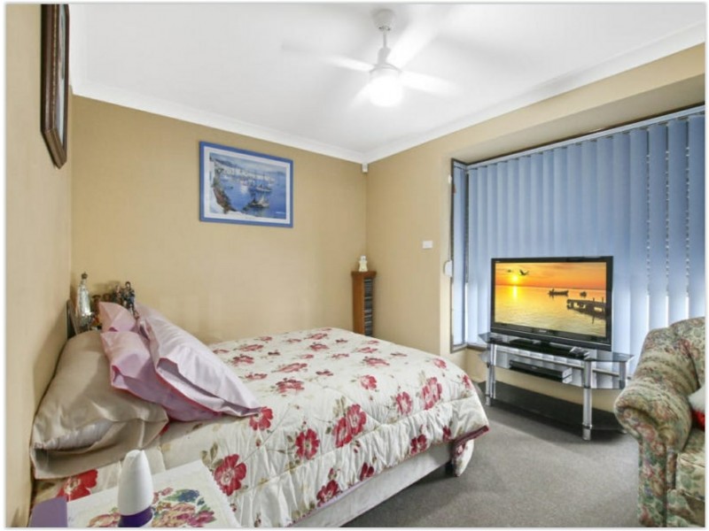 7 EDWARD EDGAR STREET, Minto NSW 2566