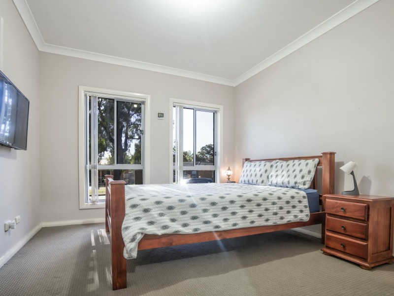 28 Mortimer Street, Minto NSW 2566
