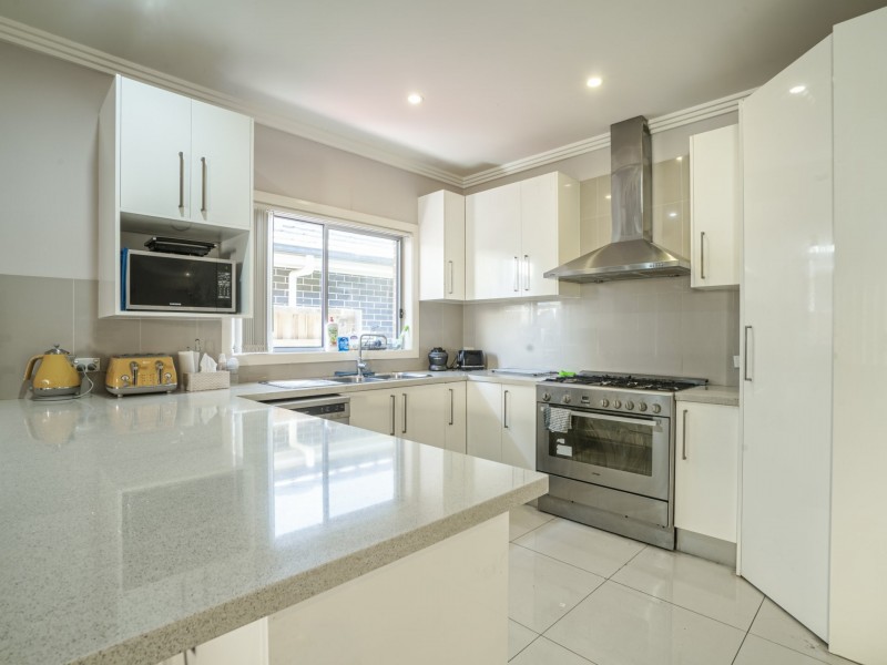 28 Mortimer Street, Minto NSW 2566