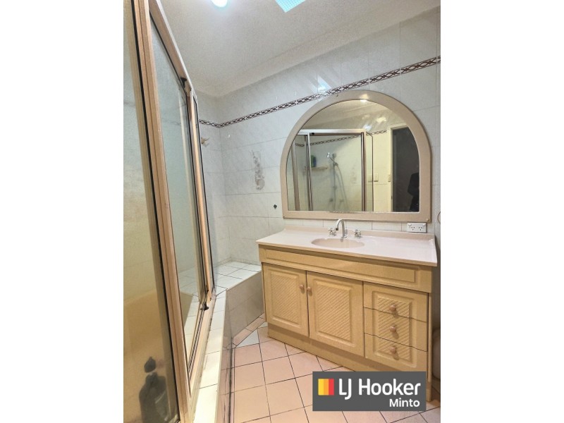 3 Ross Pl, Minto NSW 2566