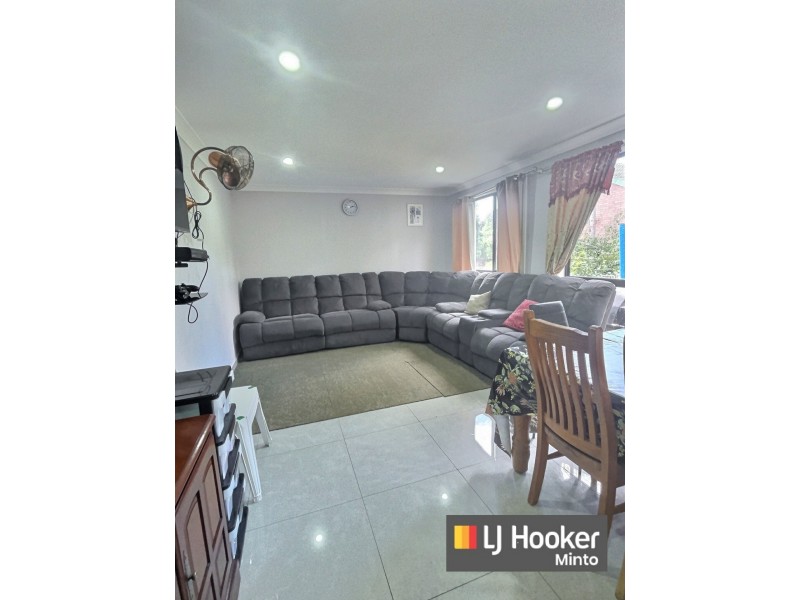 3 Ross Pl, Minto NSW 2566