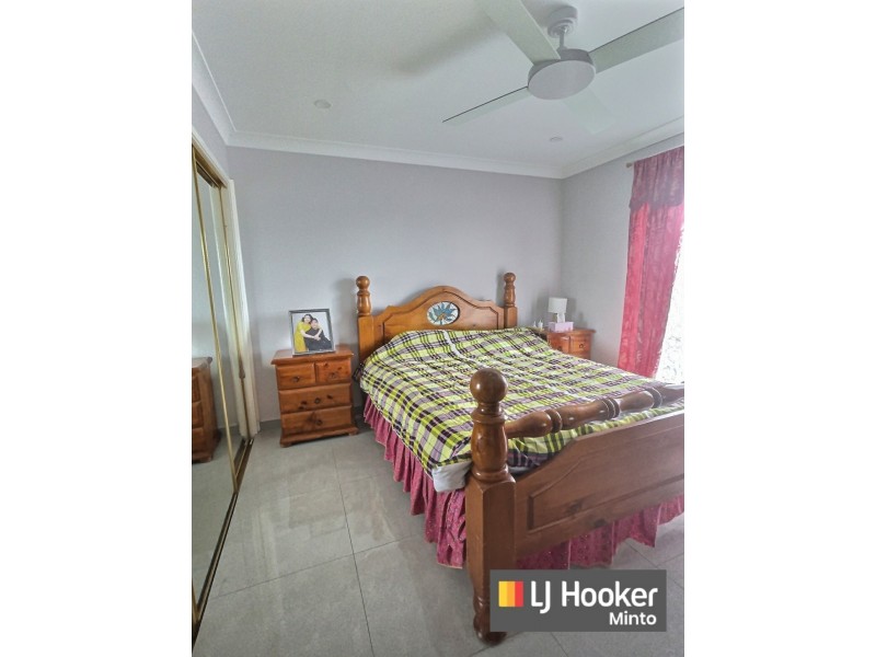 3 Ross Pl, Minto NSW 2566