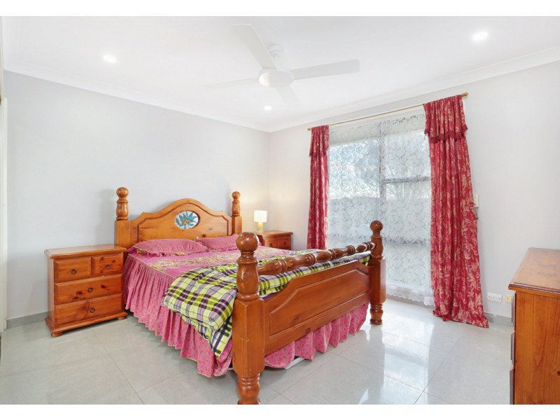 3 Ross Pl, Minto NSW 2566