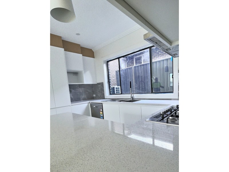 14 Seventeenth av, Austral NSW 2179