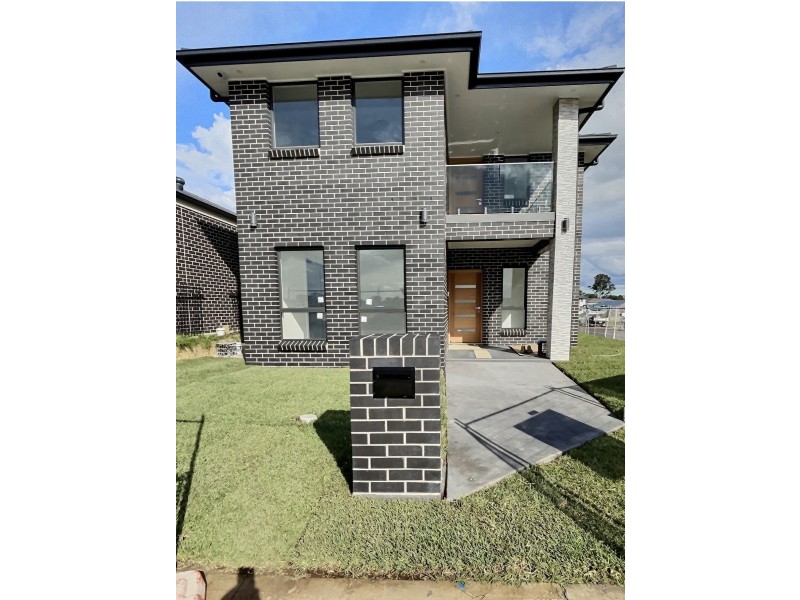 14 Seventeenth av, Austral NSW 2179