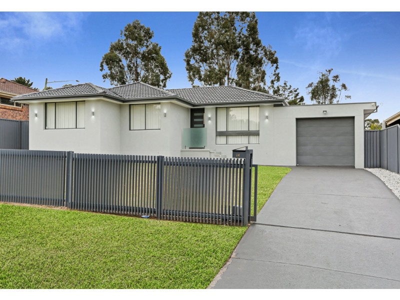 14 Missouri  St, Kearns NSW 2558