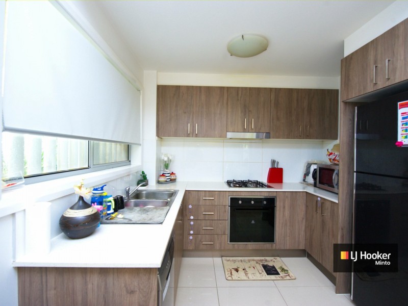 1/32 Chamberlain Street, Campbelltown NSW 2560