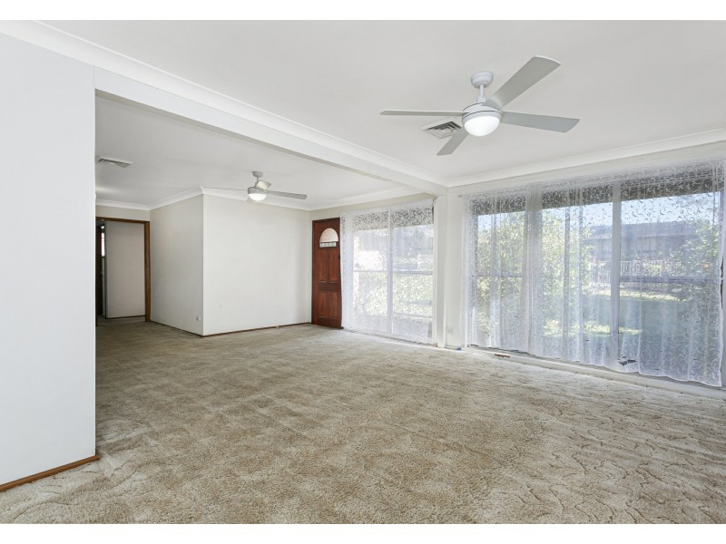 10 Amanda Place, Ingleburn NSW 2565