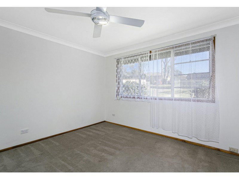 10 Amanda Place, Ingleburn NSW 2565