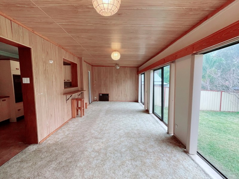 10 Amanda Place, Ingleburn NSW 2565