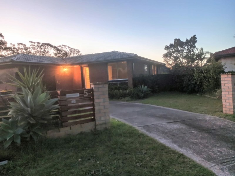 5 Clematis Place, Macquarie Fields NSW 2564