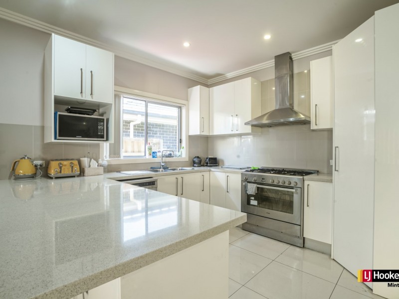 28 Mortimer Street, Minto NSW 2566